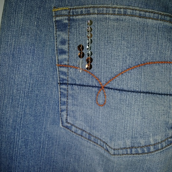 Womens jeanz - Picture 3 of 6